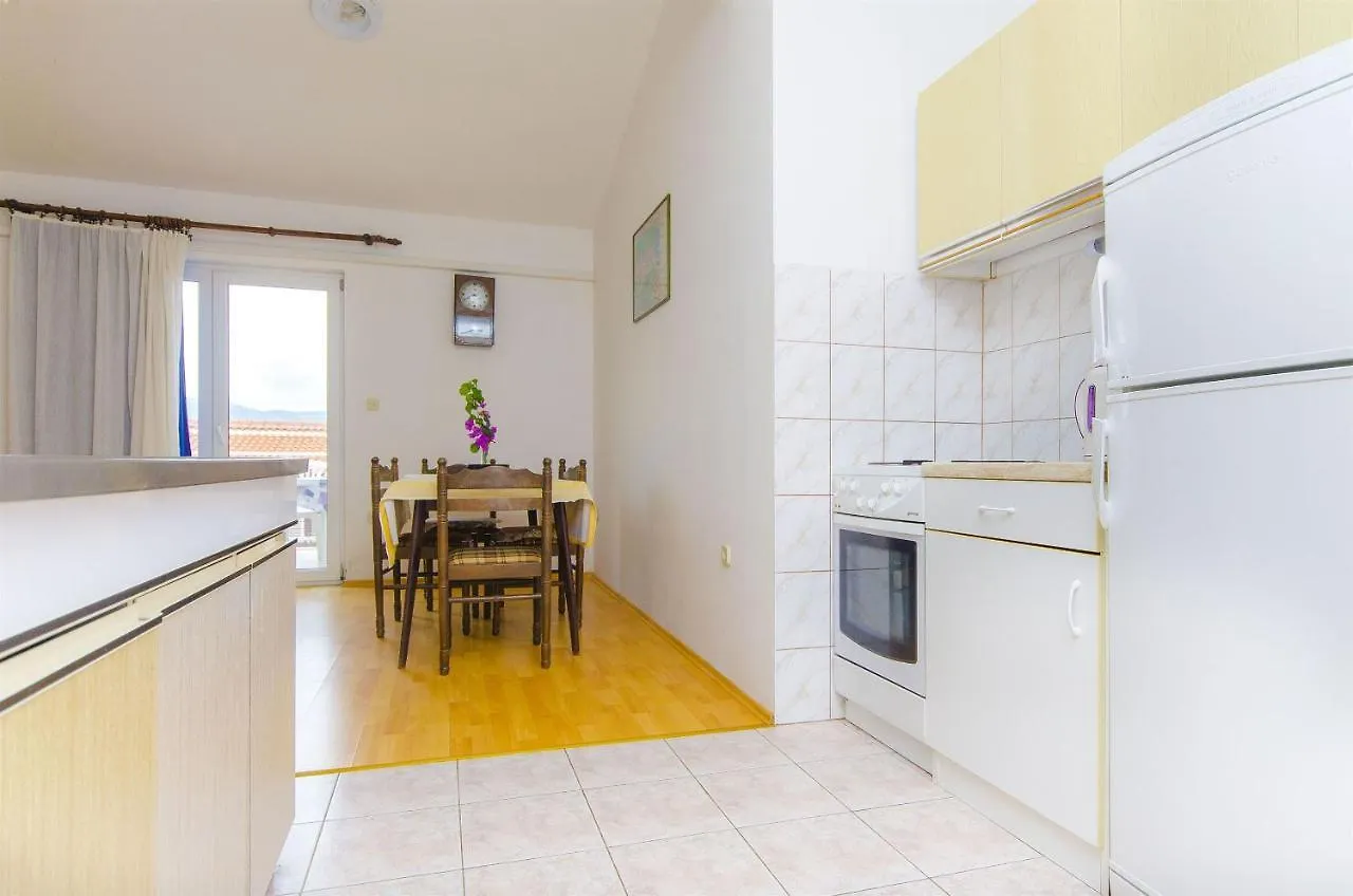 Apartments Milka Slatine